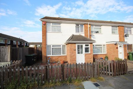 3 bedroom end of terrace house to rent - Photo 3