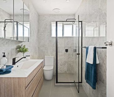 Contemporary charm in a convenient location - Photo 4