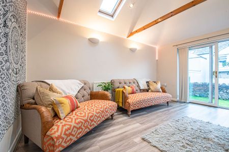 Modernised property in the heart of Cathays - Photo 2