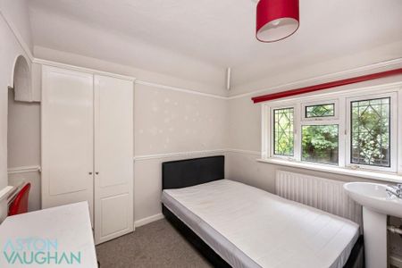 6 bedroom end of terrace house to rent - Photo 2