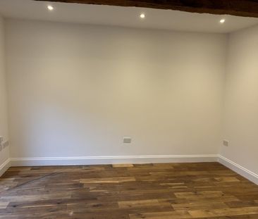 1 BED Coach House To rent - Photo 2