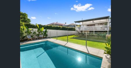 Charming Queenslander with Pool in Coorparoo - Photo 3