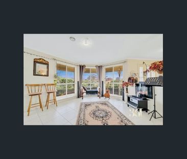 🏡 Contemporary Park-View Home with Prime Location – Electricity, Wa... - Photo 1