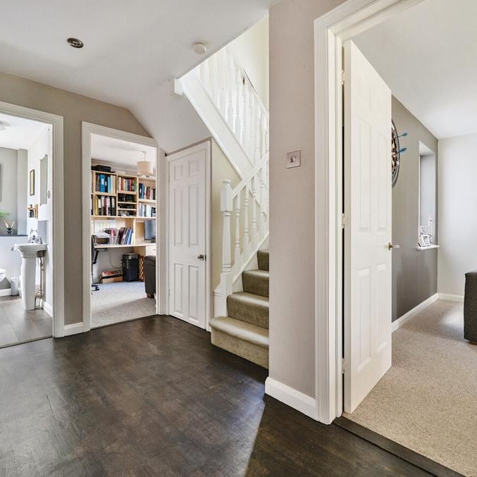 5 bedroom detached house to rent - Photo 1