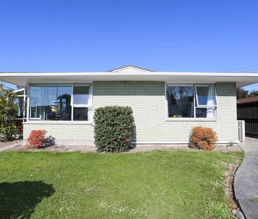 2 BEDROOM HOME IN BURNSIDE SCHOOL ZONE - Photo 1