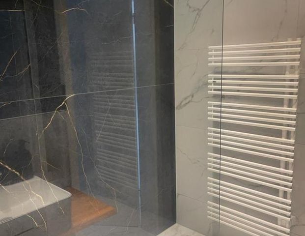 Vollmöblierte Wohnung – 2 Schlafzimmer – Wohnzimmer - Photo 1