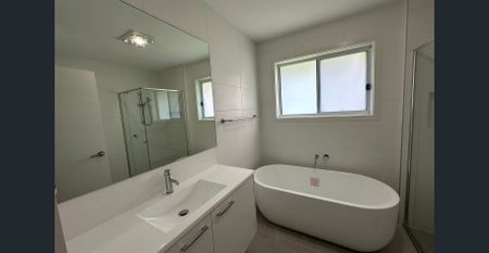 🏡 Brand New Luxury Living - Spacious 4-Bedroom Home with Premium Features! - Photo 4