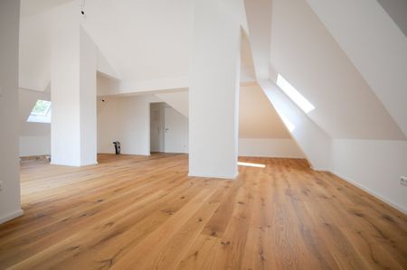 MODERNES DACHGESCHOß-LOFT MIT TERRASSE UND GEMEINSCHAFTSGARTEN IN ST. PÖLTEN - Photo 2