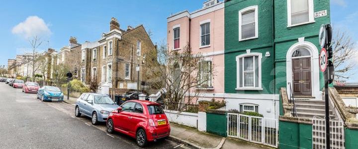 Located in the Hillmarton Conservation area a 2 bedroom - Photo 1