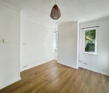 3 bedroom detached bungalow to rent - Photo 1