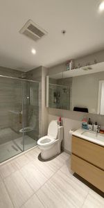 Cession de bail | 3 1/2 + Den LUXE | TOUT INCLUS | Gym + Piscine + Coworking - Photo 3