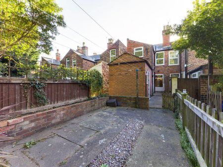 2 bedroom semi-detached house to rent - Photo 3