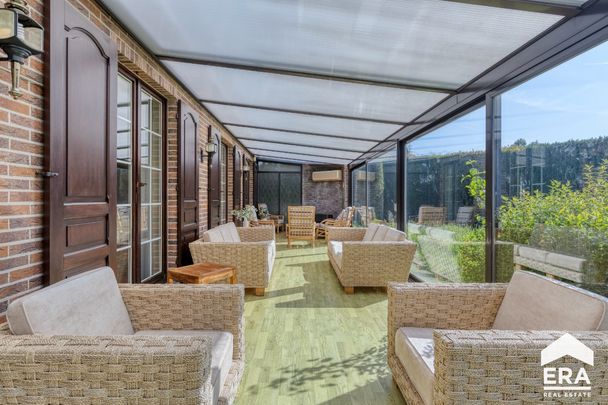 Standingvolle laagbouwvilla met mooi aangelegde tuin - Photo 1