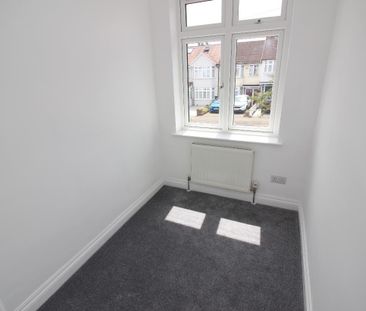 Esher Avenue, North Cheam SM3 - Photo 5