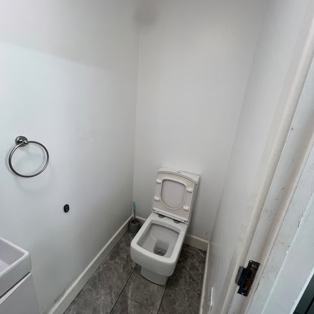 1 bedroom in a house share to rent - Photo 3