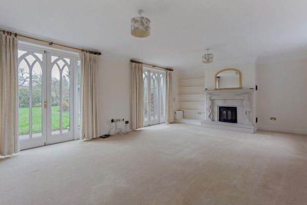 5 bedroom semi-detached house to rent - Photo 1