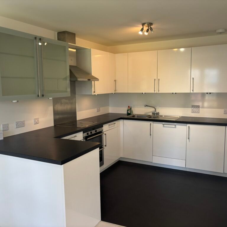 16 Woodlands Terrace, Cults, Aberdeen, AB15 9DG - Photo 1