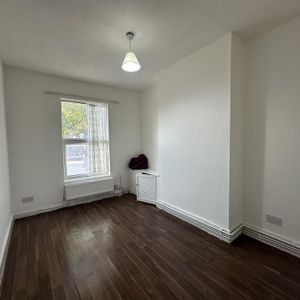 1 bedroom ground floor flat to rent - Photo 2