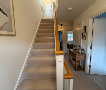 4 bedroom semi-detached house to rent - Photo 3