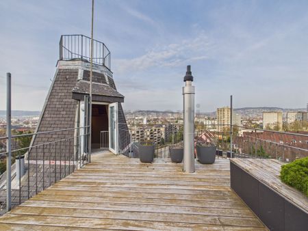 Living above the rooftops of Zurich Exclusive 2.5-room attic apartment with terrace - Photo 5