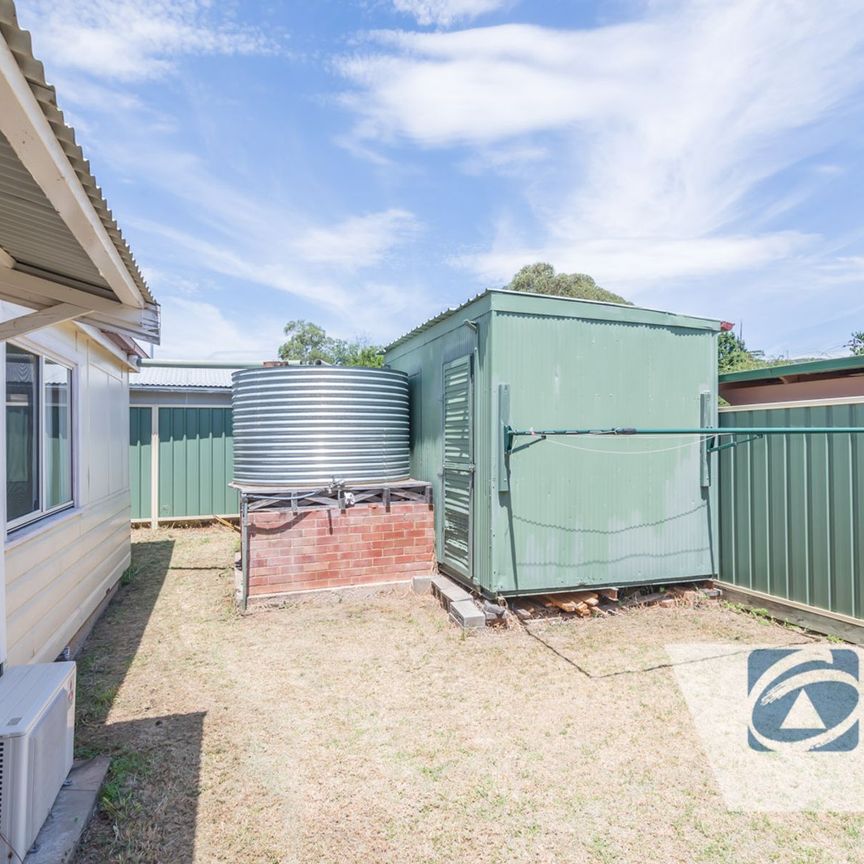 Comfortable Charming Cottage - Photo 1