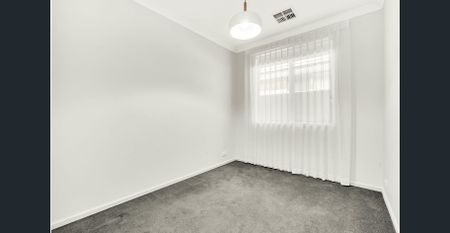 Stunning Home in Prime Warradale Location - Photo 5