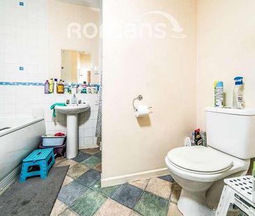 Branagh Court, Reading, RG30 - Photo 4