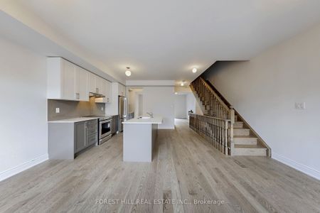 For Lease - 220 Tennant Circle, Vaughan, Ontario - Photo 4