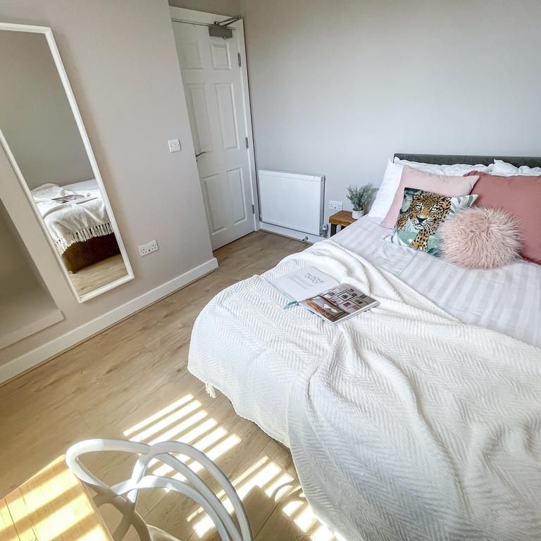 6 bedroom terraced house to rent - Photo 1