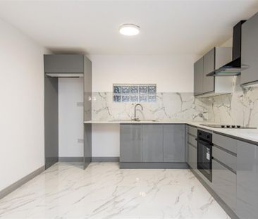 4 bed House - Mid Terrace To Let - Photo 6