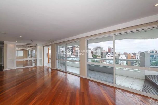 Apartamento com 3 quartos e 228m² para alugar em Rio Branco, Porto Alegre. - Photo 1