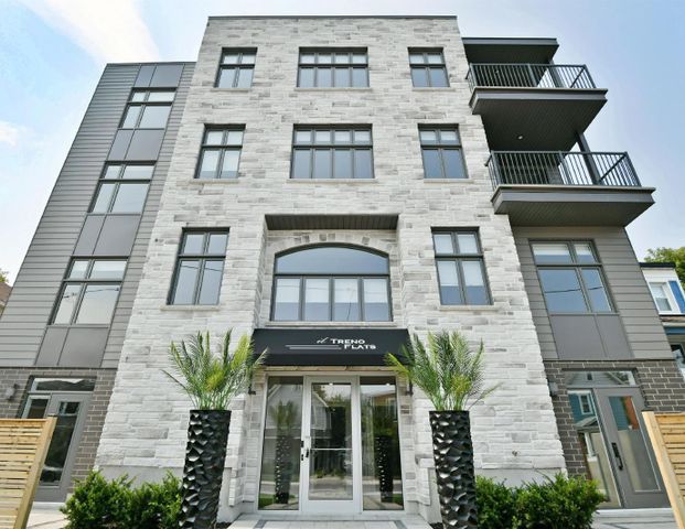 16 Champagne Avenue South - 401 - Photo 1