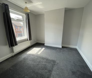 10 Devonshire Road North, S43 - Photo 2