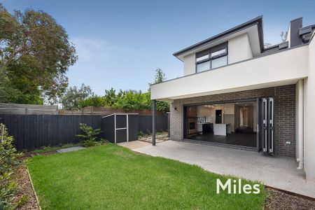 13b Myrtle Street, Ivanhoe - Photo 2
