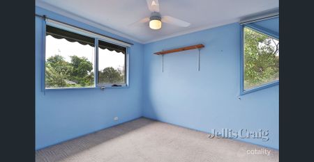 Location, Space & Lifestyle - Photo 4