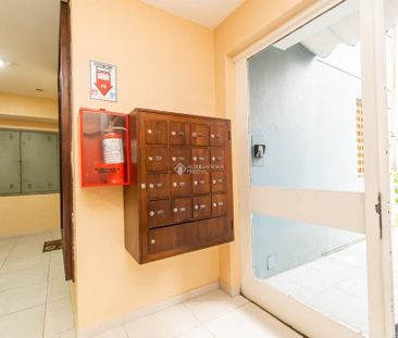 Apartamento com 2 quartos e 62m² para alugar em Passo da Areia, Por... - Foto 5