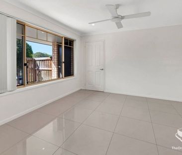 Lease Your Dream Home with 4 Bedrooms plus 1 Rumpus Room and 2 Bath... - Photo 4