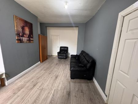 3 bedroom terraced house to rent - Photo 3