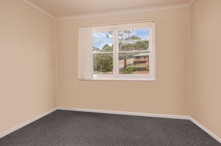 Comfortable Home in Claremont - Photo 2