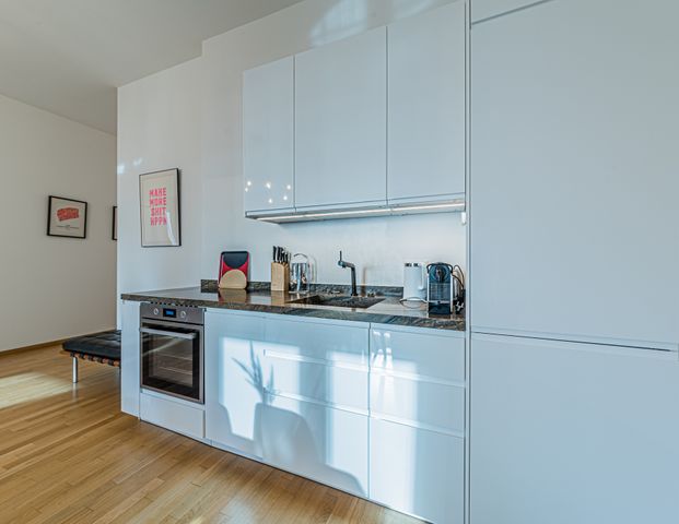 City-Residence: Bahnhofsviertel: Hochwertige und ruhige 2-Zimmer-Wohnung mit Skylineblick - Photo 1