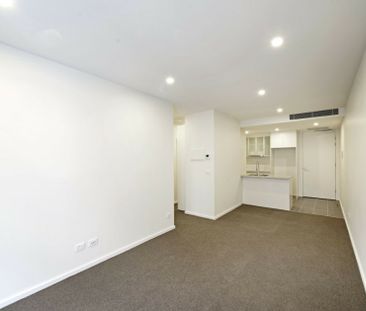 One Bedroom Plus Separate Study! - Photo 1