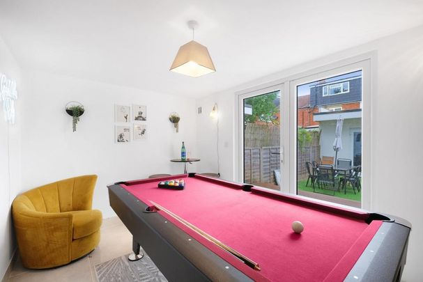 4 bedroom terraced house to rent - Photo 1