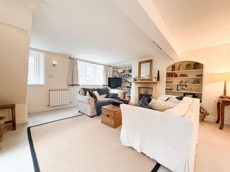 3 bedroom semi-detached house to rent - Photo 2