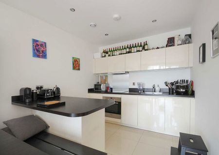 Coombe Lane, SW20 0BS, London - Photo 3