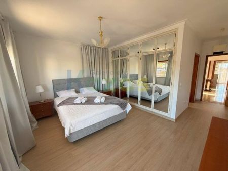 4 bedroom luxury Flat for rent in Leiria, Distrito de Leiria - Photo 5