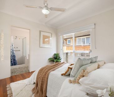 Bright & Breezy Apartment in Prime Dee Why Setting - Photo 5