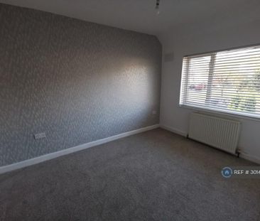 3 bedroom semi-detached house to rent - Photo 6