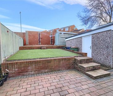 1 bed bungalow to rent in Meadowgate, Middlesbrough, TS6 - Photo 2