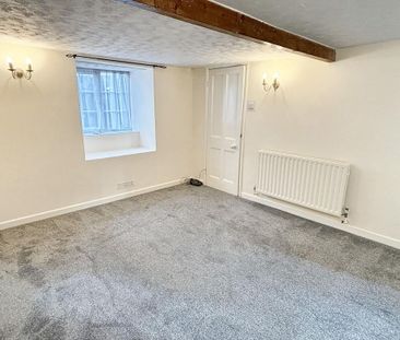 2 bedroom semi-detached house to rent - Photo 3