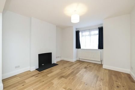 3 bedroom semi-detached house to rent - Photo 3